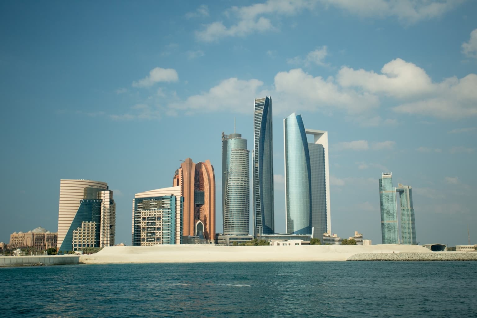 How to Get a Golden Visa by Investing in Dubai for Long-Term Residency